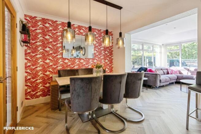 4 bed Detached for sale Image 8
