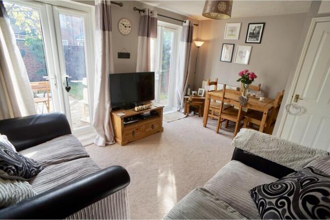 Lounge/Dining Room