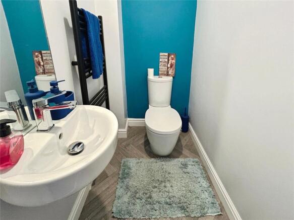 Cloakroom/Wc