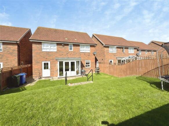 4 bed Detached to rent Image 11