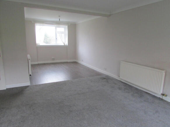 Lounge/Dining Area