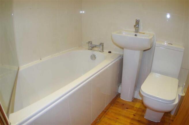 BATHROOM/WC