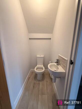 3 bed Semi-Detached for sale Image 6