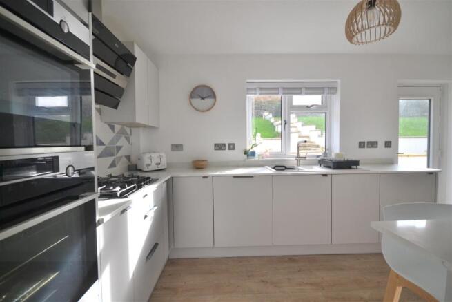 Kitchen aspect 2.JPG