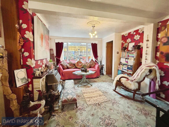 2 Bedroom End of Terrace Property