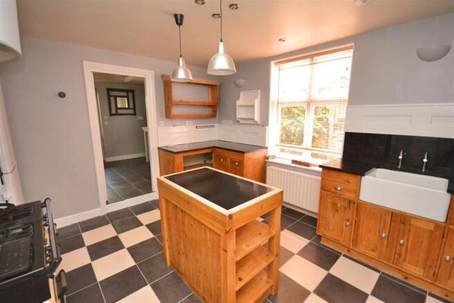 Kitchen 2 (11).jpg