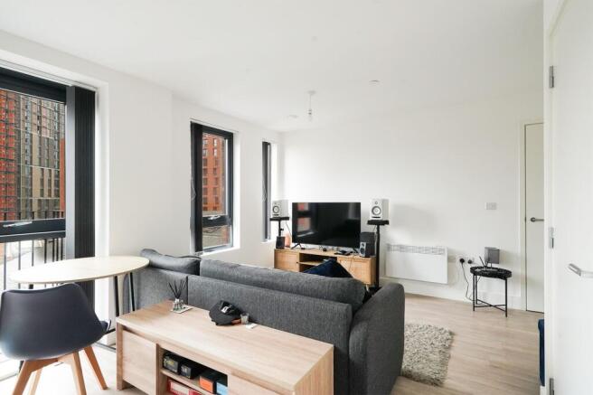 1 bed Apartment to rent Image 5