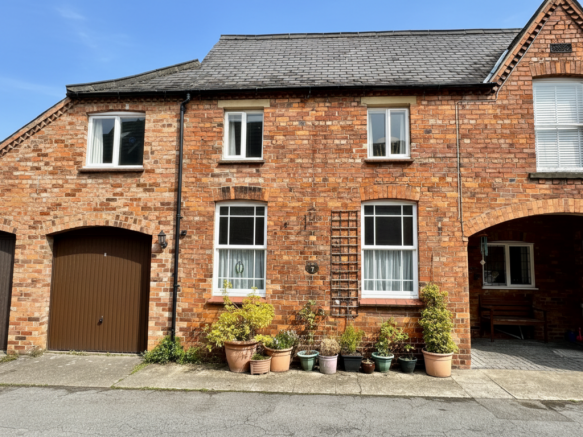 2 bedroom End Terrace for sale