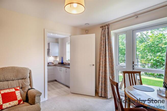 1 bed Apartment for sale Image 6