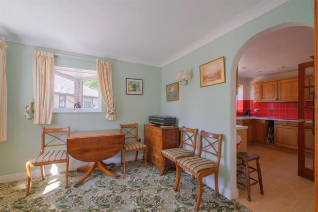 2 bed Apartment for sale Image 6