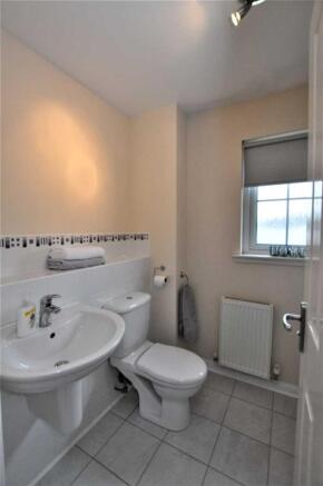 18 Bathroom.JPG