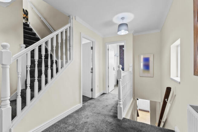 4 bed Detached for sale Image 8