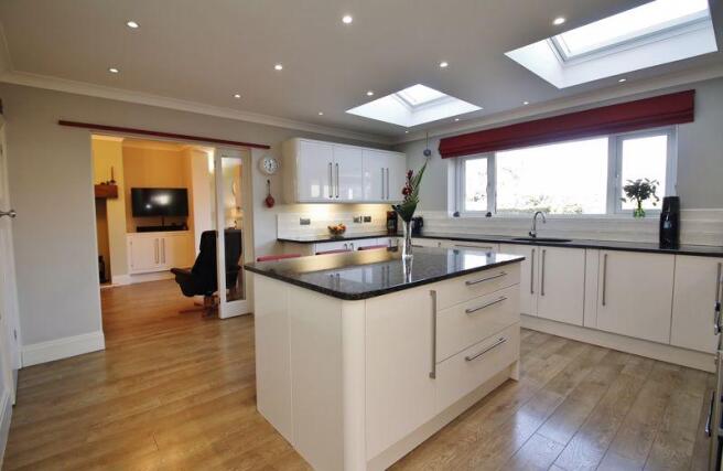 Kitchen / Brea...