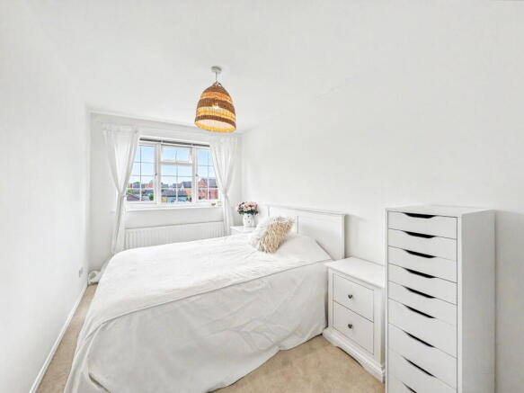 5 bed Detached for sale Image 12