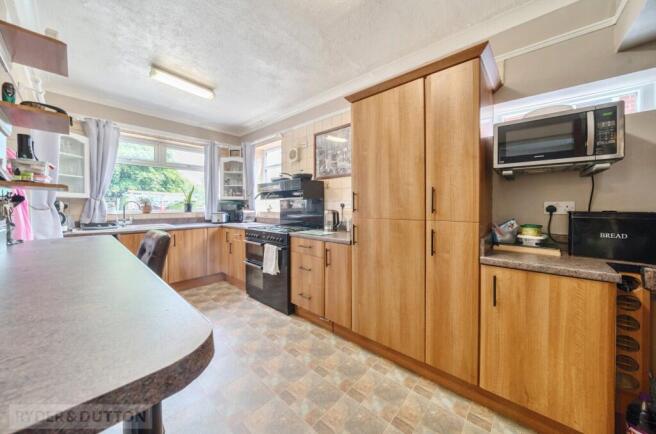 3 bed Semi-Detached for sale Image 4