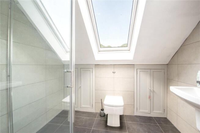 5 bed Semi-Detached for sale Image 11