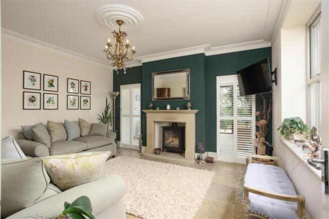 4 bed Detached for sale Image 8