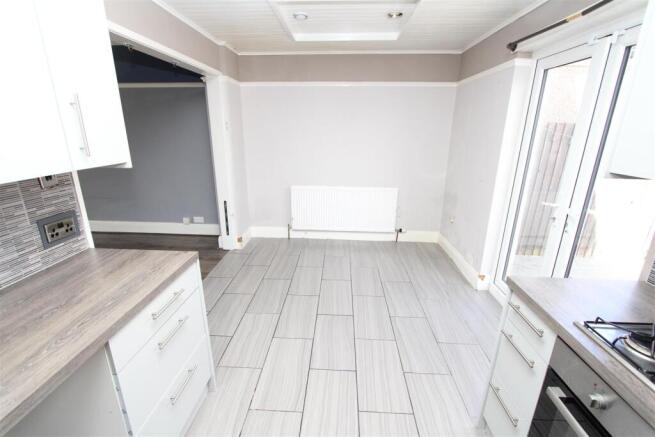 3 bed Semi-Detached for sale Image 4