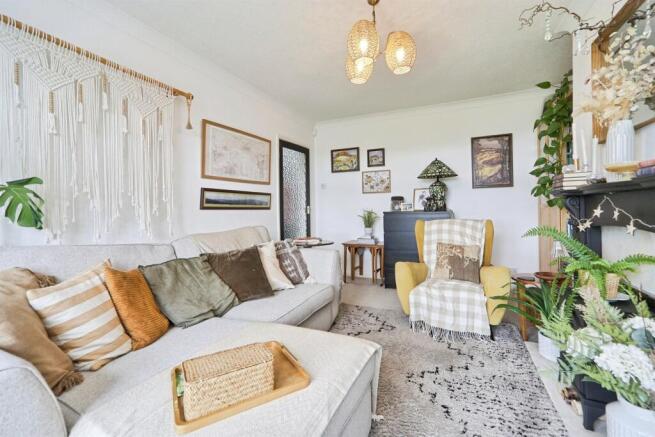 2 bed Semi-Detached for sale Image 6