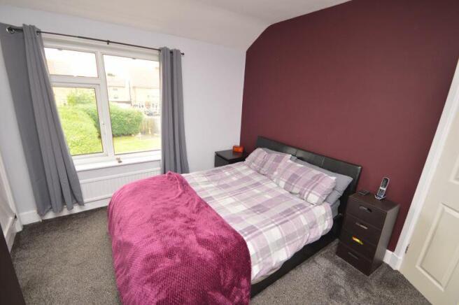 Bedroom one pic 2