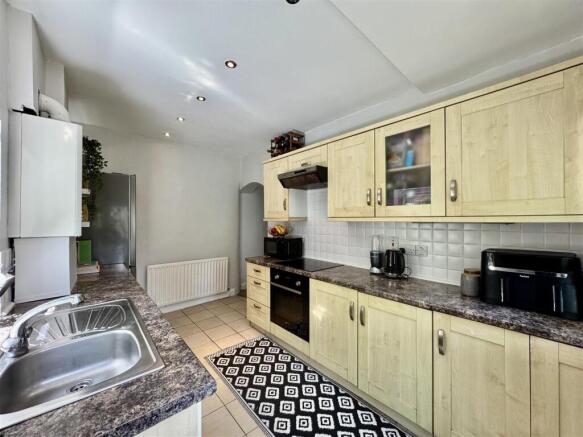 3 bed Terraced for sale Image 9