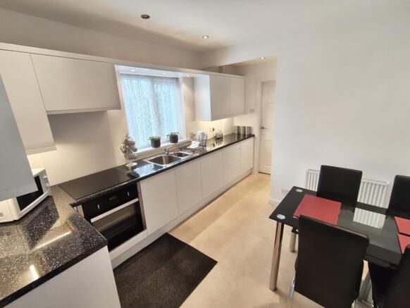 3 bed Semi-Detached for sale Image 5