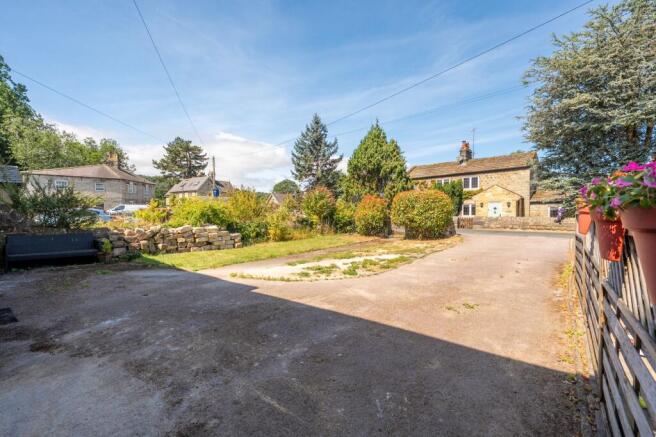 4 bed Semi-Detached for sale Image 7