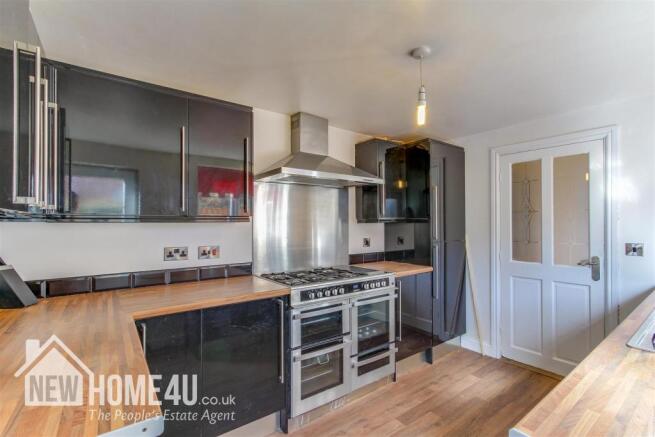 KITCHEN:
