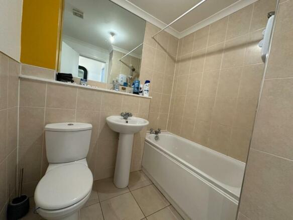 bathroom 1.JPEG