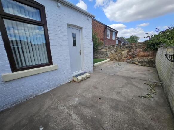 3 bed Terraced for sale Image 10
