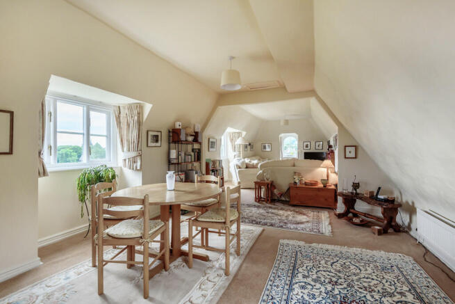Living / Dining R...