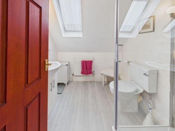 4 bed Detached for sale Image 7