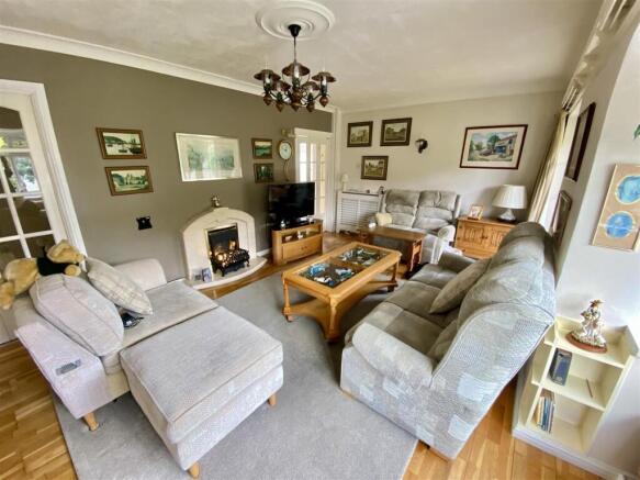 living room2.jpeg