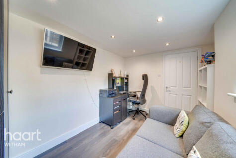 Pine Grove, Witham