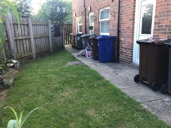 3 bed Terraced to rent Image 12