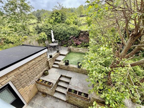 REAR EXTERNAL AND GARDEN