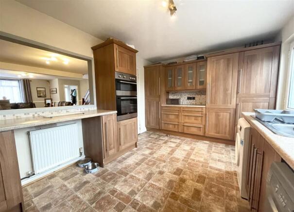 KITCHEN 1.jpeg
