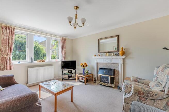 3 bed Town House for sale Image 9