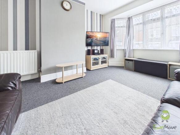 CAM01543G0-PR0177-STILL008