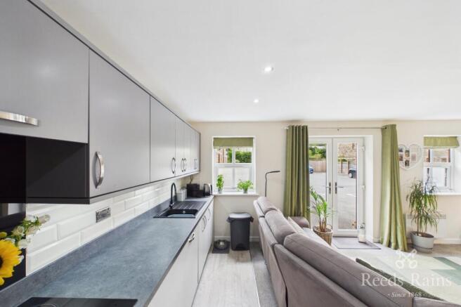 2 bed Apartment for sale Image 12