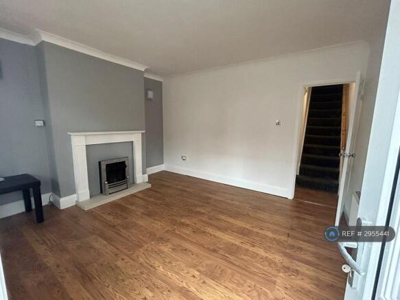 3 bed Terraced to rent Image 7