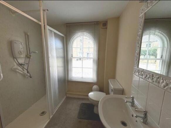 Shower room 2
