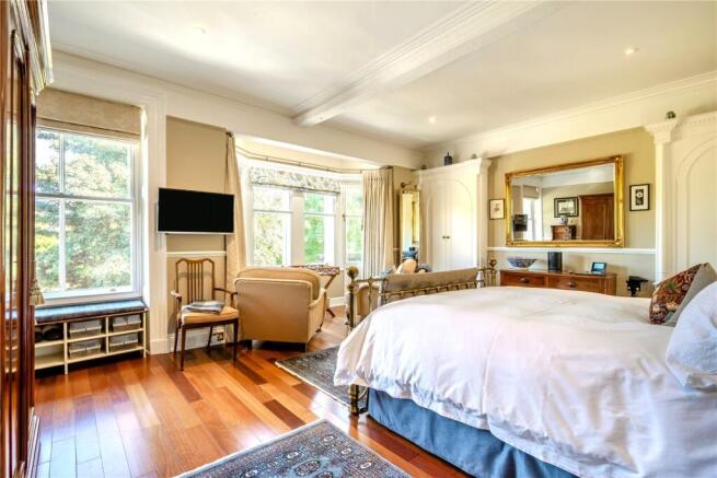 5 bed Terraced for sale Image 9