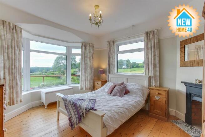 MASTER BEDROOM: