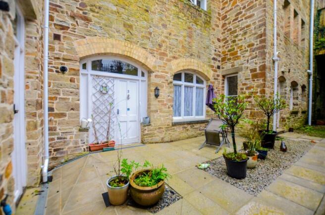 3 old manor house TPS Bodmin 01208 74182