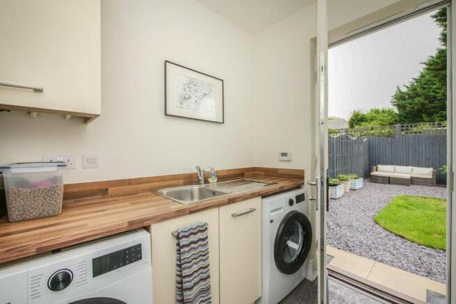 4 bed Detached for sale Image 9