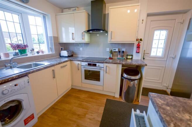 3 bed Bungalow for sale Image 4