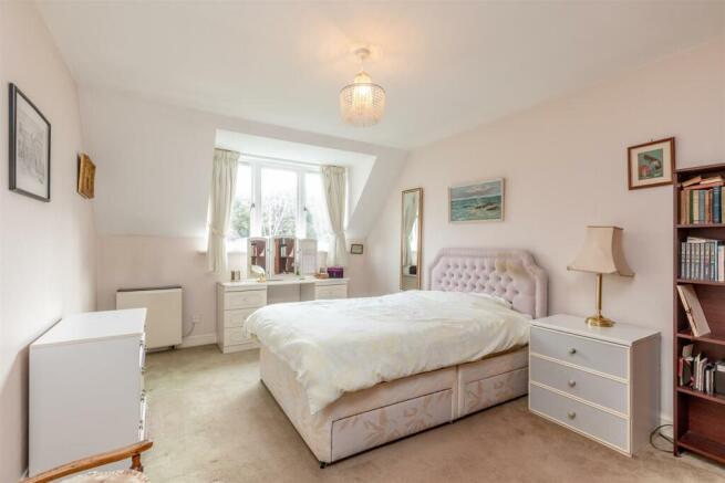 Carfax Court Redland Bed 1.jpg