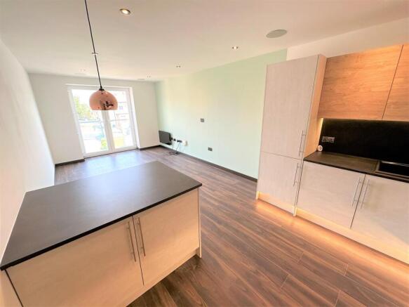 1 bed Apartment to rent Image 9