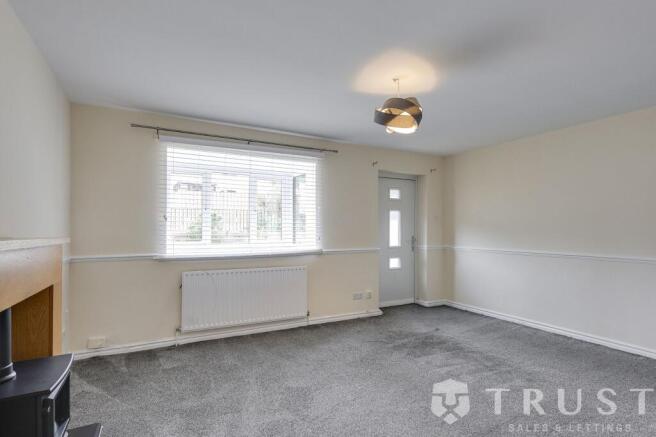 4 bed Semi-Detached to rent Image 6